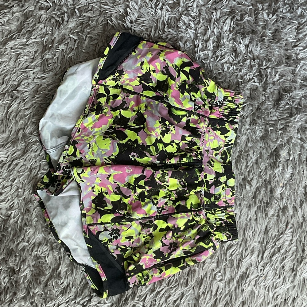 lululemon black green and pink shorts size 2 hottie hots